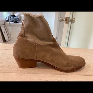 Size 9 us, made in Spain, 100% leather